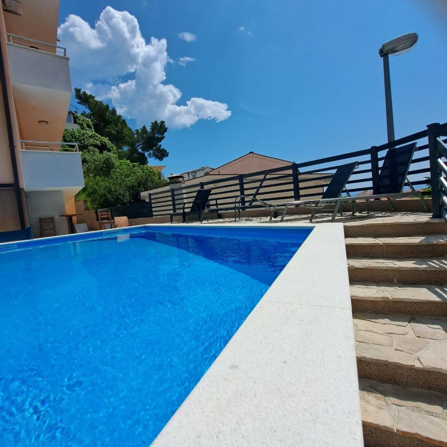 Apartments Vila Adrijana & Fitness Studio Wolf Bv Baska Voda Exterior photo